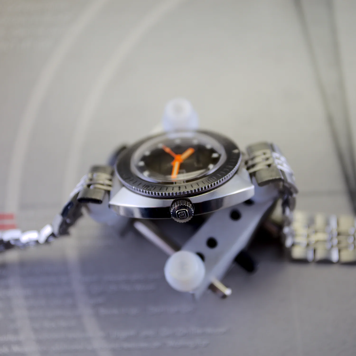 Benrus Orbit Robot 7067-375 c.1972 — Buying On Time Vintage Watches